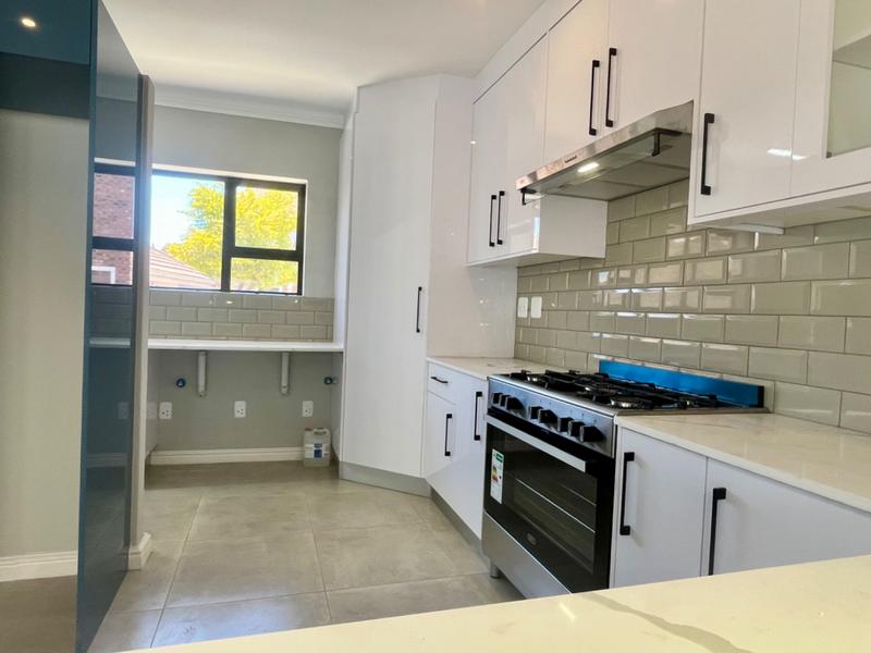 3 Bedroom Property for Sale in Fraaiuitsig Western Cape